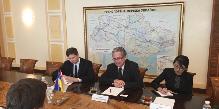 Сингапур будет консультировать Украину в вопросах развития портового хозяйства