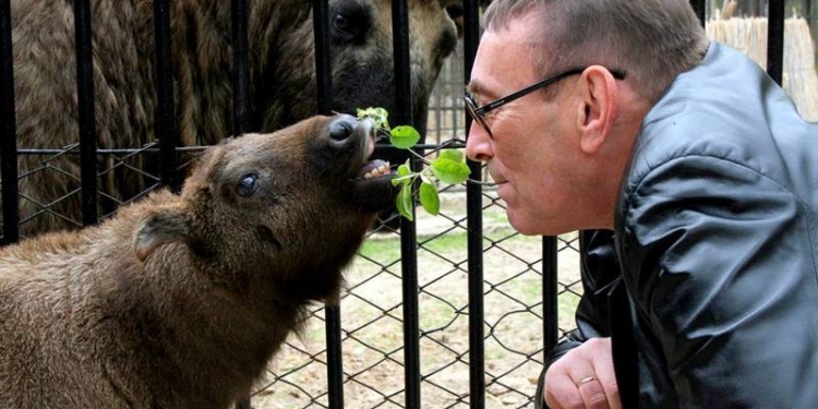 Знакомьтесь, это Ричард: в Николаевском зоопарке растет маленький такин