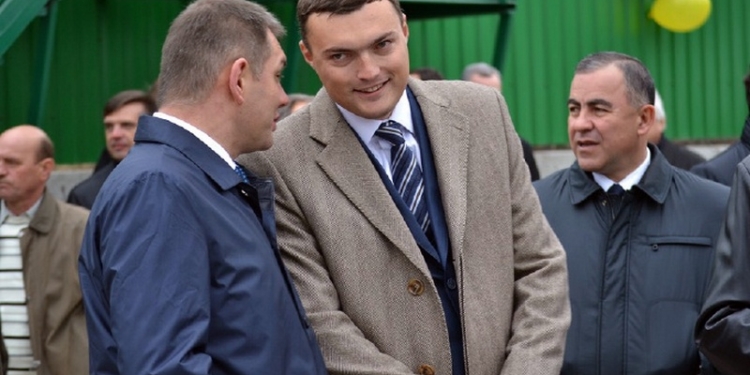 «Ты достойный сын своего отца» – «воюющие» друг с другом нардеп Козырь и Игорь Дятлов обменялись дружескими реверансами в соцсети