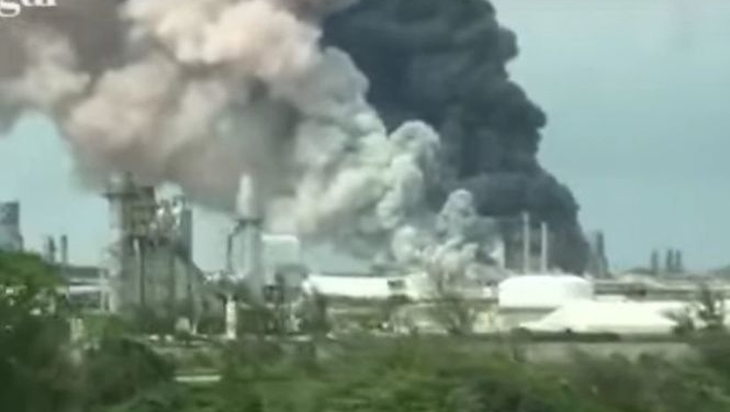 На нефтеперерабатывающем заводе в Мексике произошел взрыв. Есть погибшие и пострадавшие