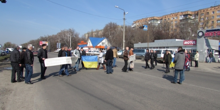 В Полтаве чернобыльцы перекрыли трассу Киев-Харьков