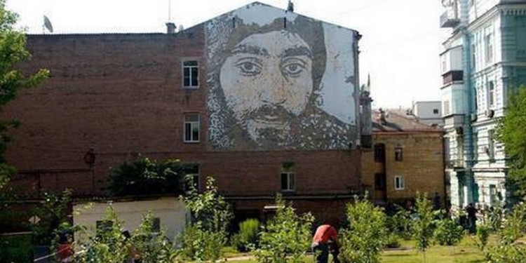 Киевсовет выкупит земучасток в 0,5 га под сквером Небесной Сотни