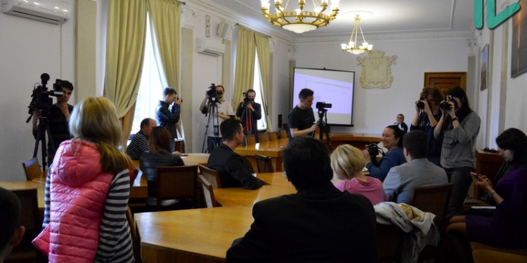 «Домовой кошелек»: в Николаеве Приватбанк совместно с мэрией запустил уникальный электронный сервис для жителей ОСМД