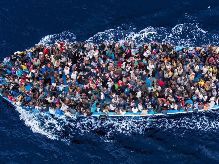 Береговая охрана Италии спасла более 3000 мигрантов за последние 3 дня 1