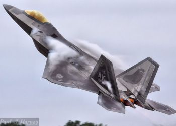 США разместили у Черного моря истребители-невидимки F-22 Raptor