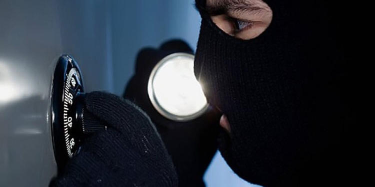 В селе Шевченково Николаевской области вскрыли банк – унесли 8 тыс.грн.