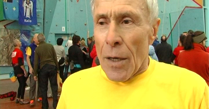 А ну-ка, дедушки! Украинский скалолаз установил новый рекорд в 75 лет