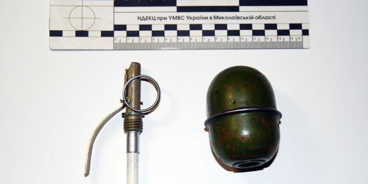 На Николаевщине АТОшник пришел выяснять отношения с бывшей женой, прихватив гранату и нож