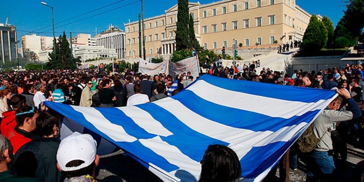 Массовая забастовка в Греции: отменены авиарейсы, занятия в школе и вещание новостей