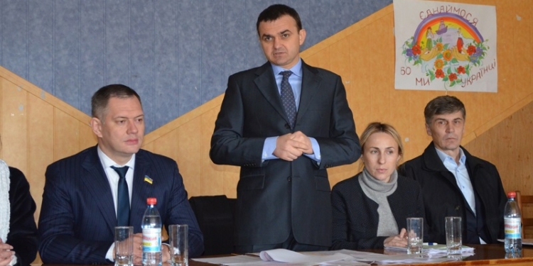 О трясине в Украине и флагах в руках. Рабочий визит губернатора. В Куцуруб