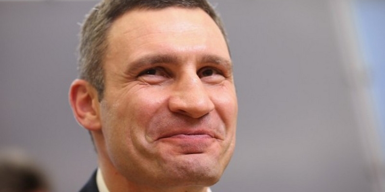 Кличко держит в банке 247 миллионов и не получает зарплату