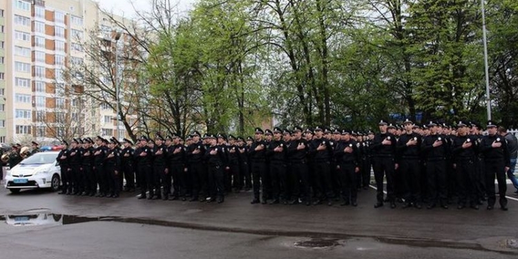 Во Львове решили увеличить количество патрульных – присягу приняло 123 полицейских