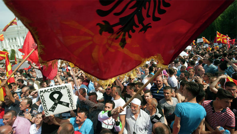 В Македонии утвердили албанский вторым официальным языком 1