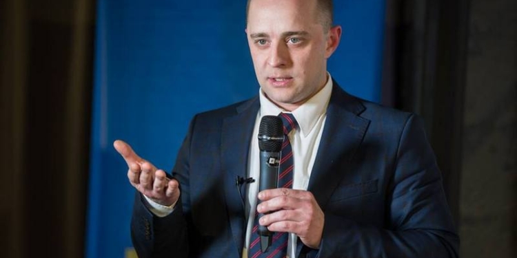 Суд отстранил от должности мэра Вышгорода Момота, который требовал от строительной фирмы $300 тысяч