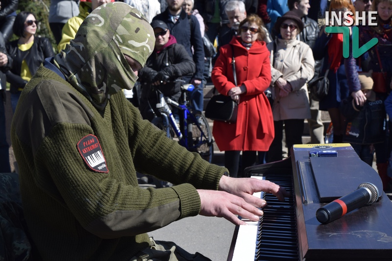 «У кожного своя війна»: пианист-экстремист дал в Николаеве свой второй концерт 8