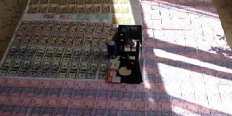 Живой не дамся: в Одессе чиновница ГФС пыталась покончить с собой во время задержании сотрудниками СБУ