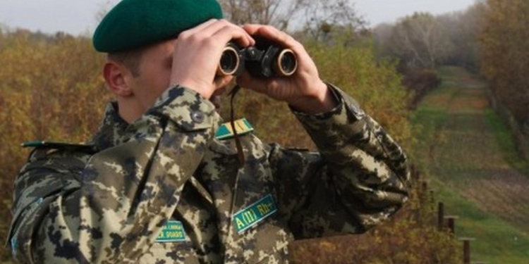 Пограничникам пришлось стрелять, чтобы задержать водолазов с контрабандой