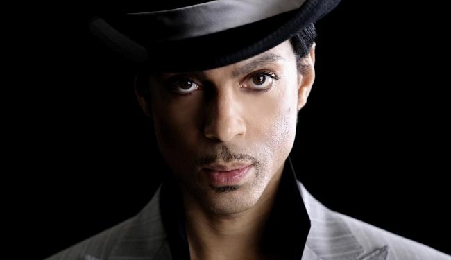 Полиция обнародовала подробности смерти американского певца Принса – он умер в лифте