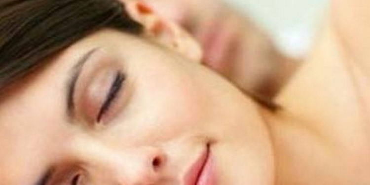 Эксперты рассказали, почему следует спать без одежды