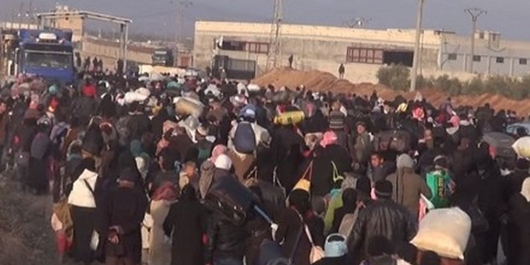 Более 100 тысяч сирийцев застряли на границе с Турцией