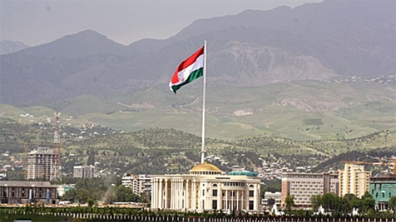 В Таджикистане окончательно отказались от русских окончаний в фамилиях и отчествах 1