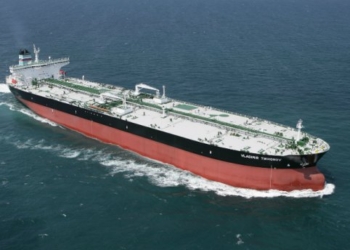 В Каспийском море загорелся российский танкер: СМИ сообщают о жертвах