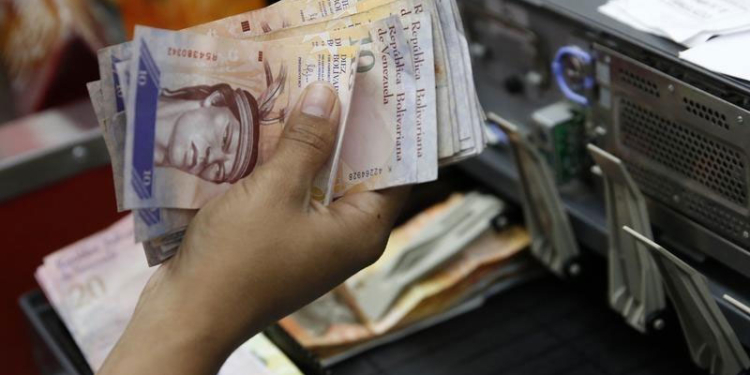 В Венесуэле закончились деньги на печать денег