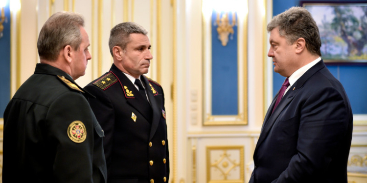 Новым командующим ВМС станет генерал, который отвечал за вывод военных на материк из оккупированного Крыма