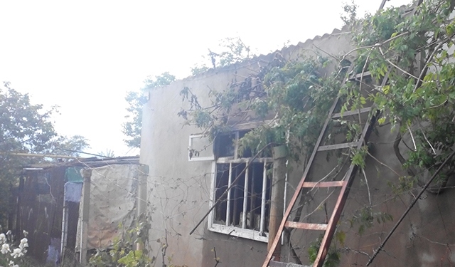 В Воскресенском тушили летнюю кухню