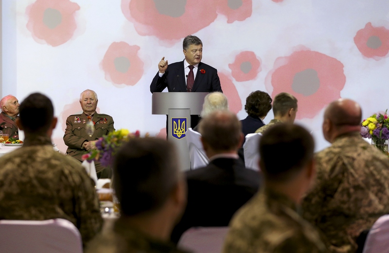 «Не выиграли бы этой войны без украинцев!»: накануне Дня Победы Петр Порошенко встретился с ветеранами войны, участниками УПА и АТО 1