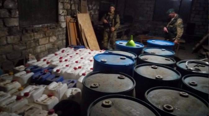 В Одесской области обнаружена очередная база накопления контрабанды – спирта и сигарет