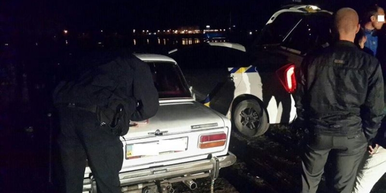 Ночью в Варваровке нетрезвого водителя патрульные догнали только на берегу реки
