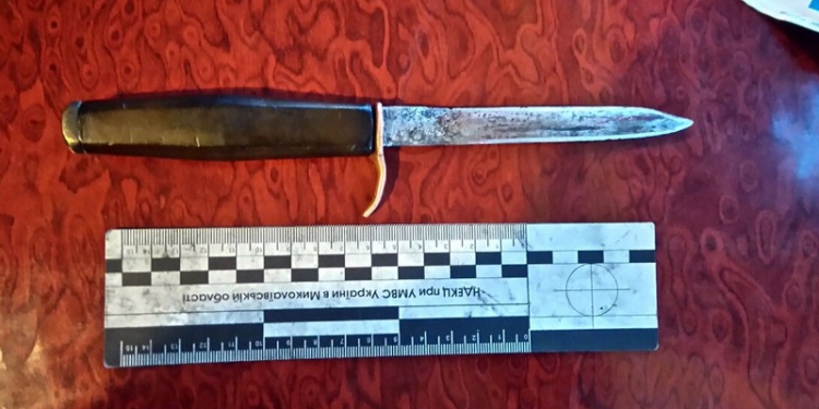 В Заводском районе Николаева мужчины «отдохнули» в кафе: один попал в больницу с ножевым ранением, другой – в полицию