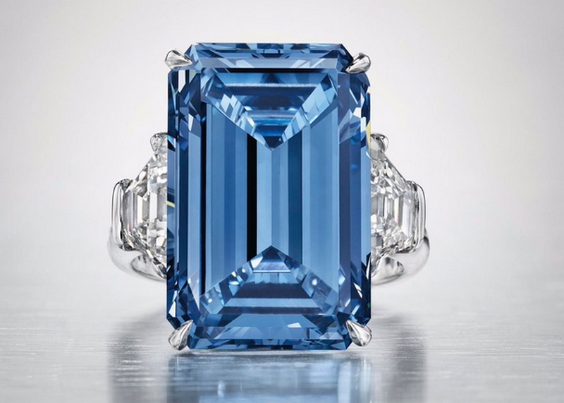 Бриллиант Oppenheimer Blue продан за рекордную сумму 1