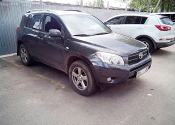Николаевец купил на Киевщине Toyota Rav 4 с сомнительными документами