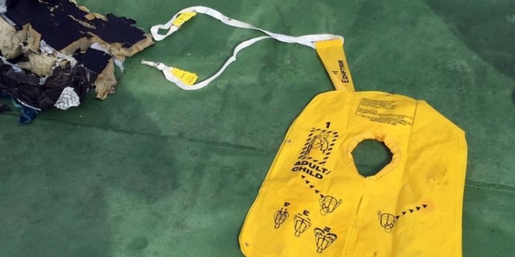 Египет направил подводную лодку на поиски черного ящика Airbus