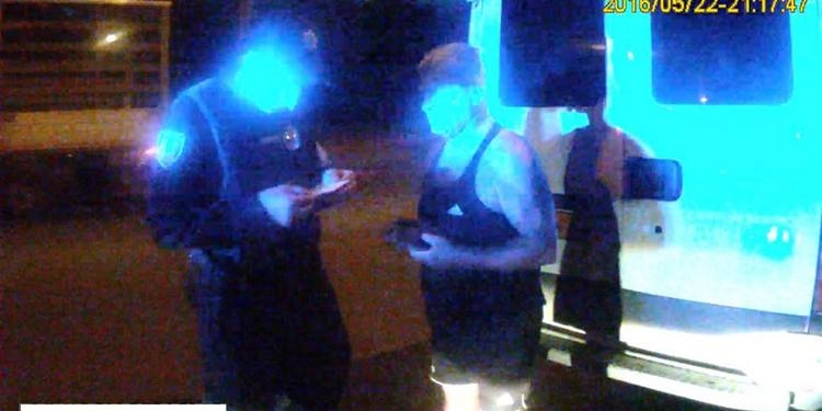 Не авто, а клад нарушений: по Николаеву ехало Iveco с разными номерными знаками, да и документы на транспорт были не в порядке