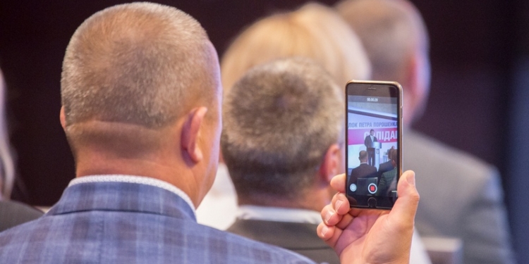 Свита президента: кому доверил свою судьбу Порошенко