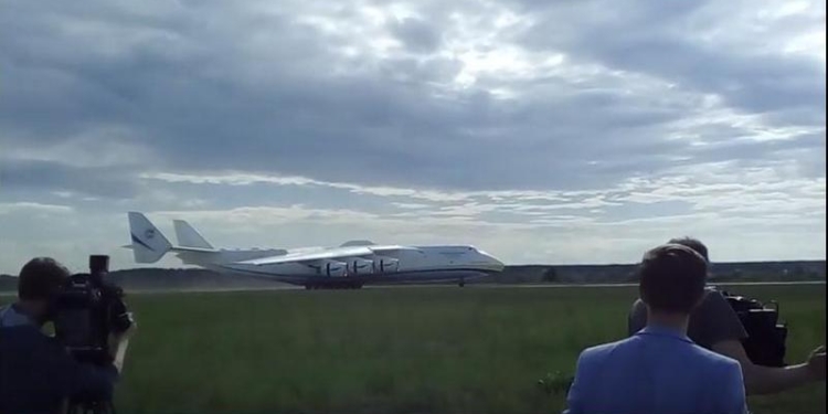 Украинский самолет-гигант “Мрия” вернулся в Украину