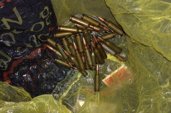 На автовокзале в Николаеве у жителя Хмельниччины с собой было – патроны, заряды к сигнальной ракете и т.д.