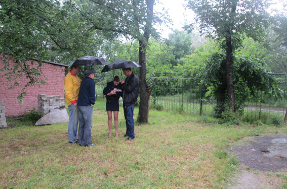 В Николаеве на территории спортивной школы охранник нашел мертвого новорожденного