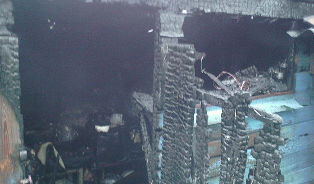 В Братском хозпостройка чуть не сожгла летнюю кухню