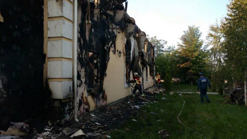 На пожаре в доме престарелых на Киевщине обнаружены тела 16 погибших 1
