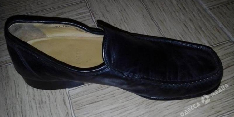 Чей туфля? Одесситы продают туфлю Шуфрича за 200 гривен