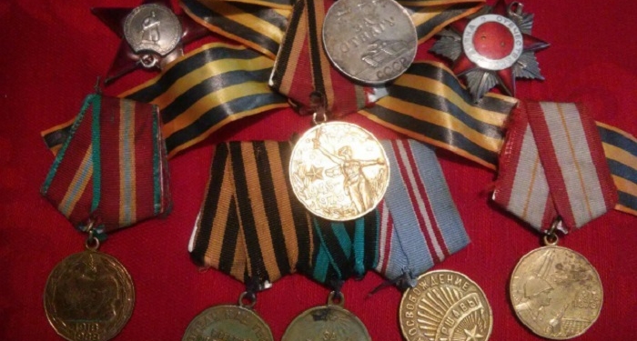 Украинец пытался пешком пронести в Молдову коллекцию советских медалей и орденов