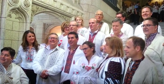 Канадские министры не только надели вышиванки, но и спели в своем парламенте украинскую песню 1