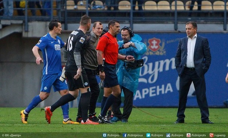 Лидеров «Днепра» Зозулю и Ротаня отстранили от футбола на полгода из-за нападения на арбитра 1