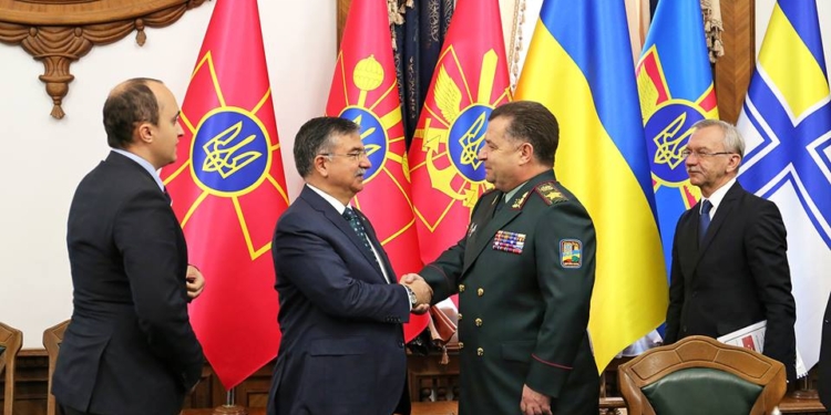 Министры обороны Украины и Турции договорились о совместных действиях
