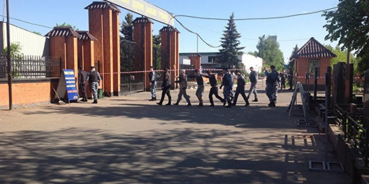 Россия вышлет из страны участников бойни на кладбище в Москве