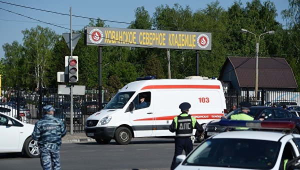 В Москве нашли третьего погибшего в ходе массовой драки на кладбище, 23 человека госпитализированы